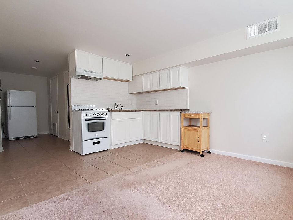 2nd image of 228 N Orange St APT Basement