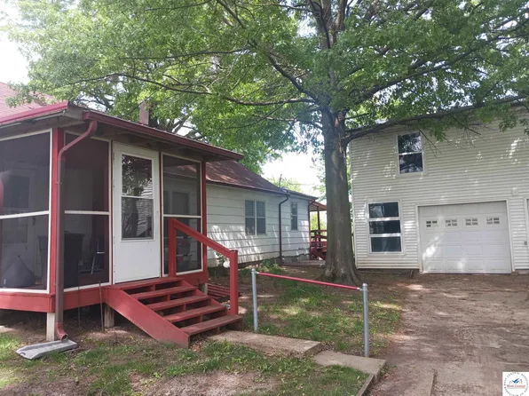 4102 E 32nd St, Sedalia, MO 65301