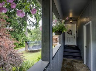 3941 NW Country Ln, Bremerton, WA 98312