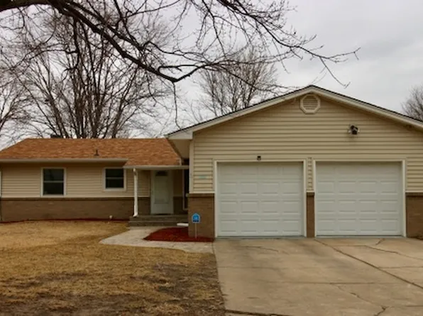 108 W Brazos Dr, Goddard, KS 67052