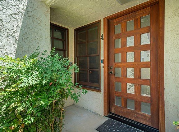 3rd image of 993 E Parocela Pl APT 4