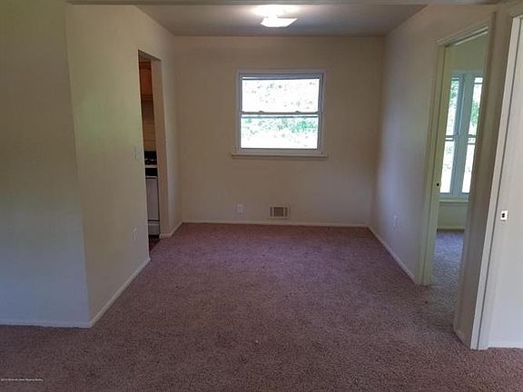 5th image of 100 Edgemont Ter