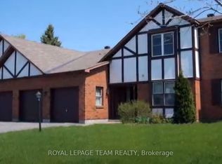 7 Harness Ln #C, Ottawa, ON K2M1E1