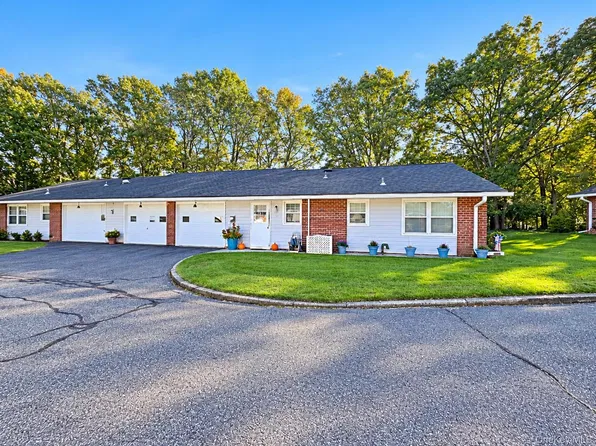 177 Ventry Court #A, Ridge, NY 11961