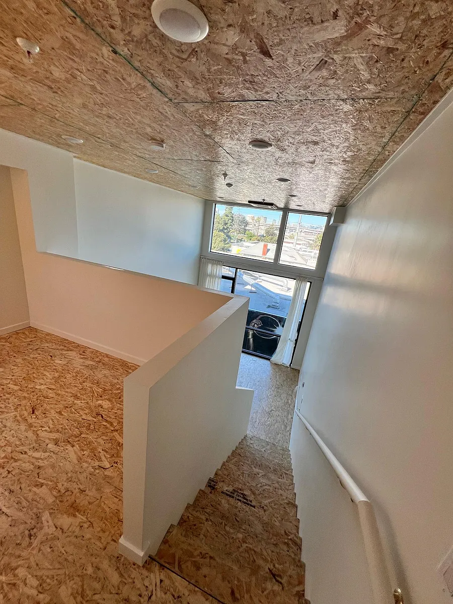 Building Photo - 2142 Logan Ave #6