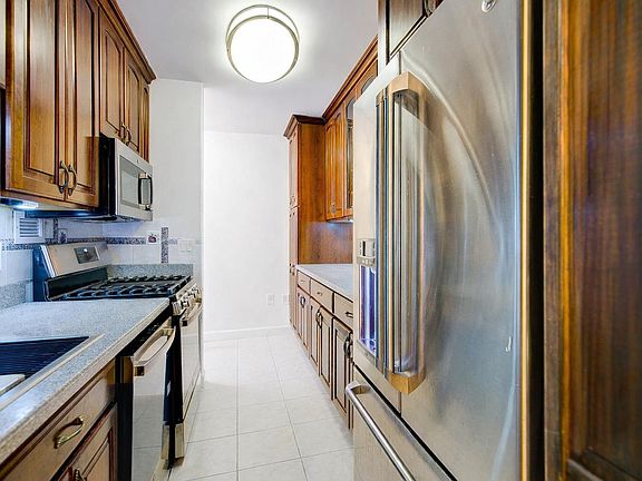 4th image of 7004 Boulevard East APT 7D