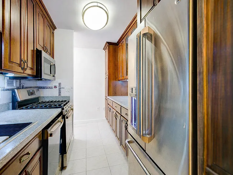7004 Boulevard East #7D — Photo 4