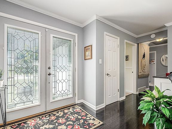 3rd image of 2758 Schaaf Dr