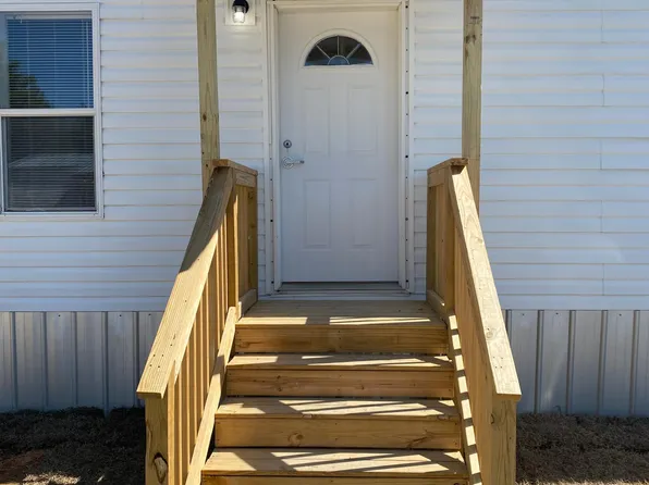 417 Shorey Dr, Defuniak Springs, FL 32433