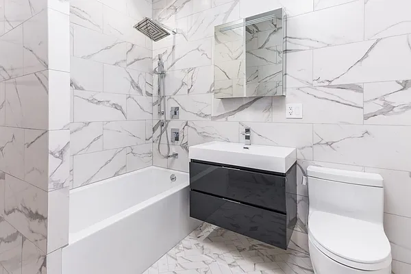 Sold by Modern Spaces | media 7