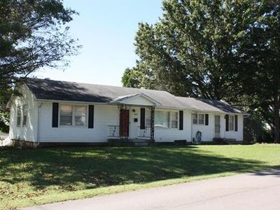 1011 Pawnee Dr, Paola, KS, 66071