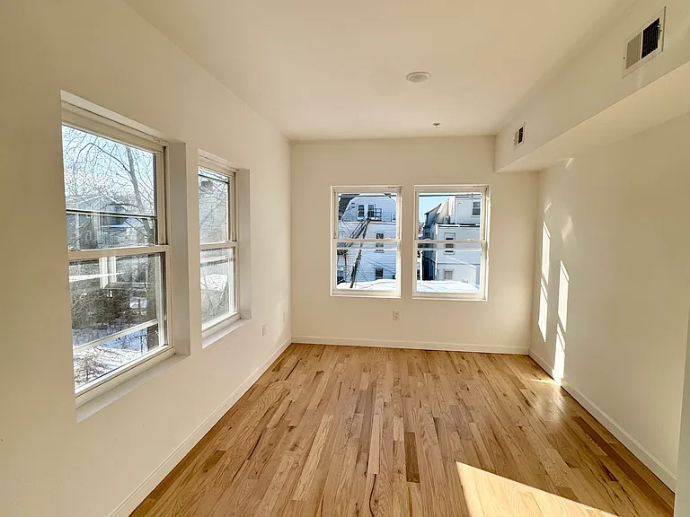 212 N 9th St #2 — Photo 10