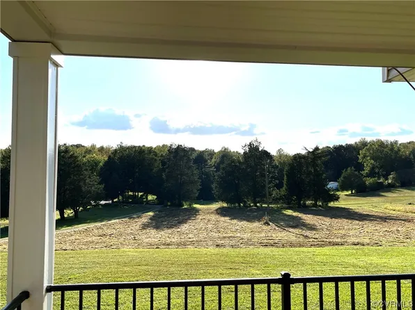 8627 Old Pond Rd, Quinton, VA 23141