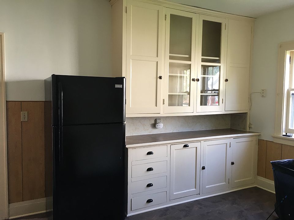 2nd image of 608 Prospect Ave