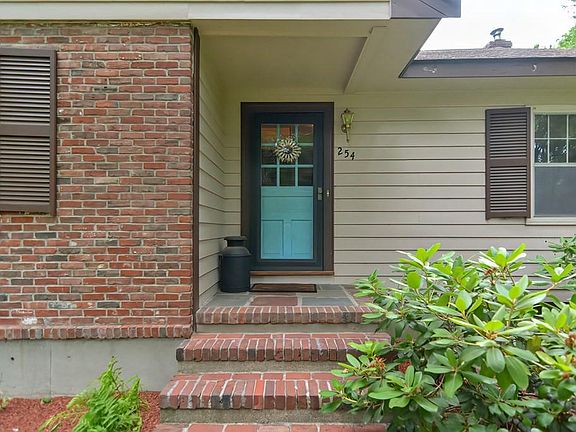5th image of 254 Bigelow St