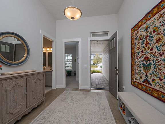 3rd image of 34 Arrowwood Dr