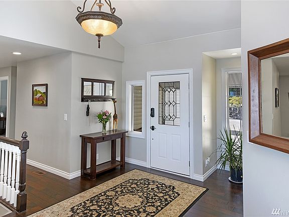 3rd image of 2307 NE Castle Dr