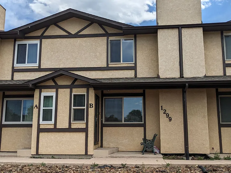 1299 Vondelpark Dr #B — Photo 1