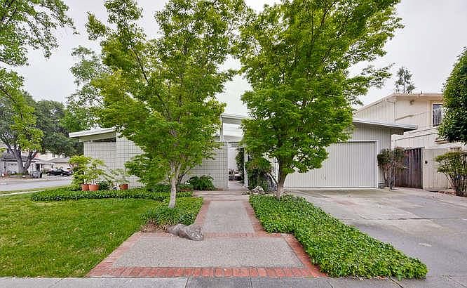 1st image of 5434 Castle Manor Dr