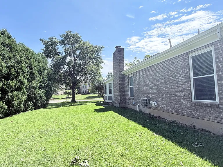 6112 Tarn Cir — Photo 45
