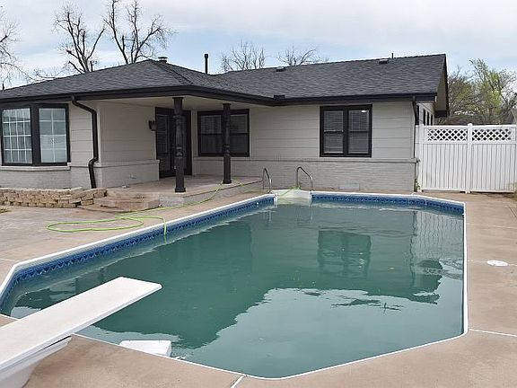 4th image of 2136 Erin Pl