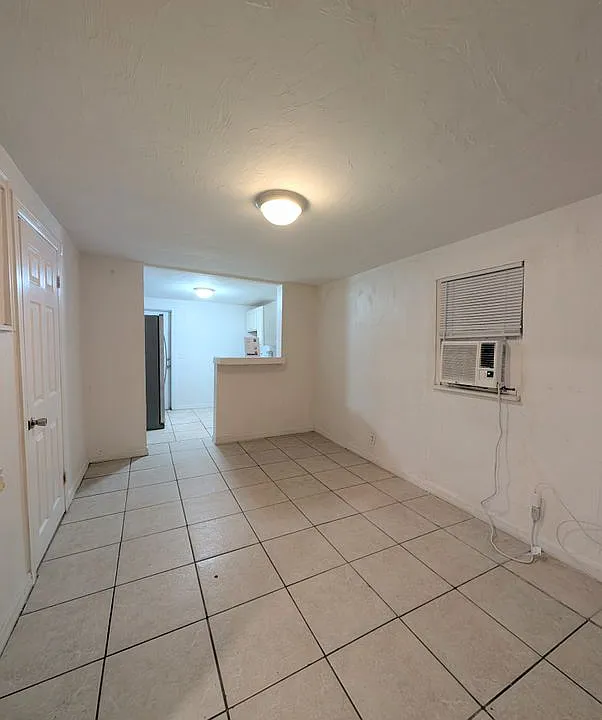 17 Lenox Ct