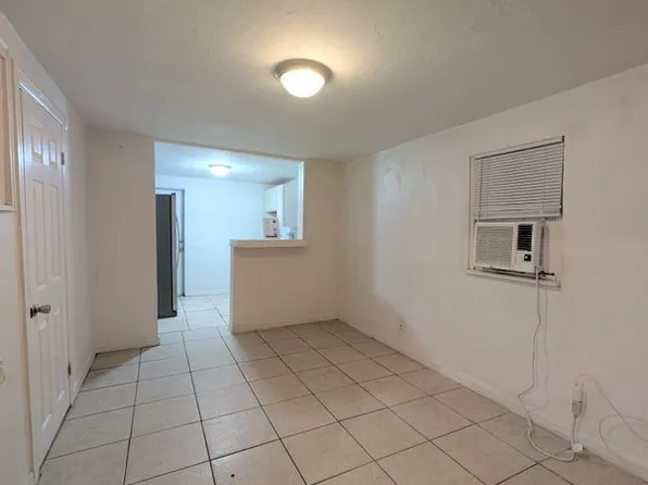17 Lenox Ct, Deland, FL 32720