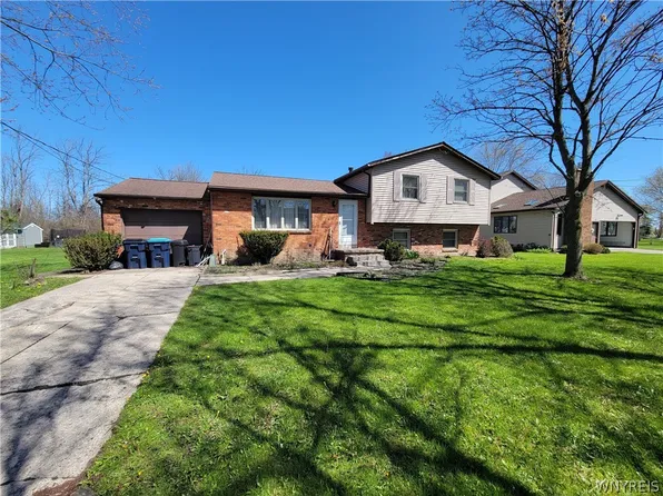 1897 Bedell Rd, Grand Island, NY 14072
