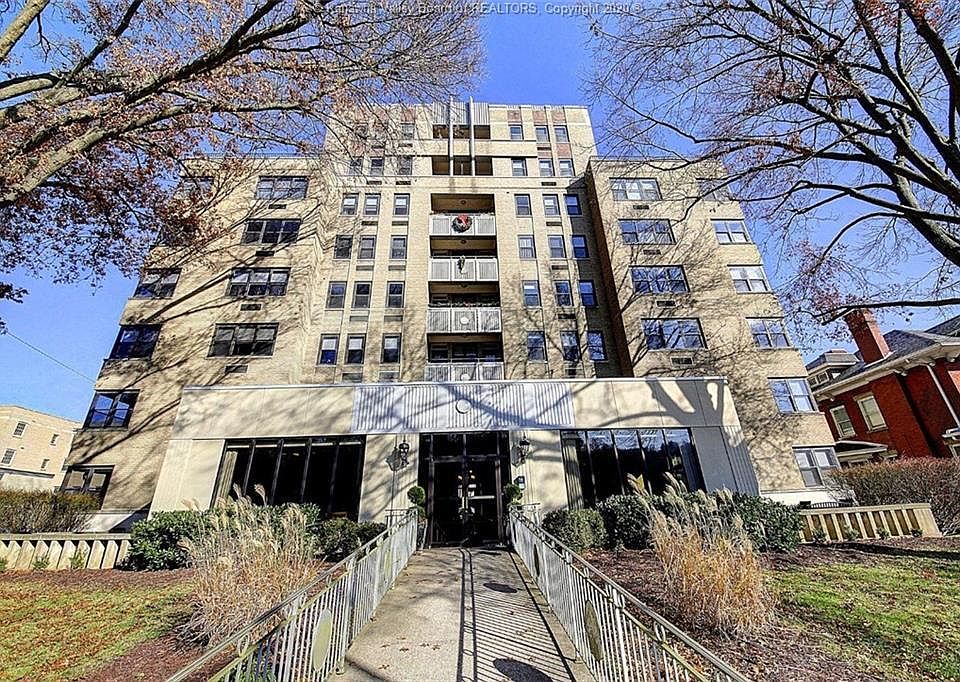 1st image of 1108 Kanawha Blvd E APT 504