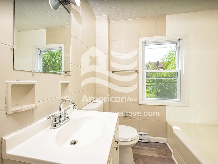 751283_011_main_bathroom_11.jpg