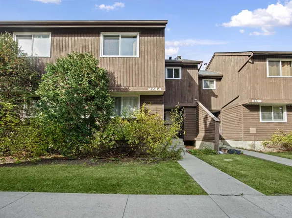 2744 105th St NW, Edmonton, AB T6J 4J3