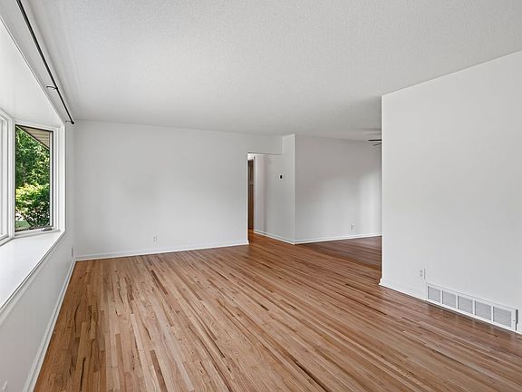 5th image of 2036 Coral Ln