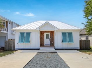 407 Wilson Ave, Carolina Beach, NC 28428