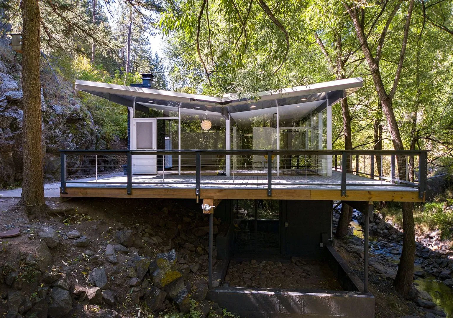 Private Mountain Home With Great Views, Wood Stove. Only 10 mintues to Boulder — Photo 1