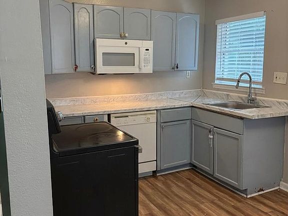 2nd image of 509 Yaeger St