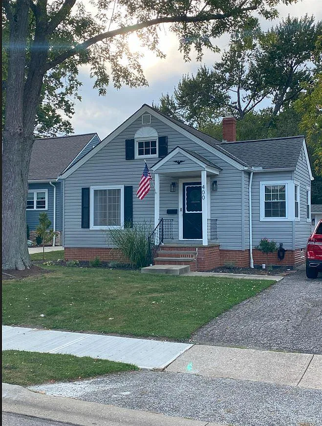 3 bed, 1233 sqft, $2,200 — Photo 1