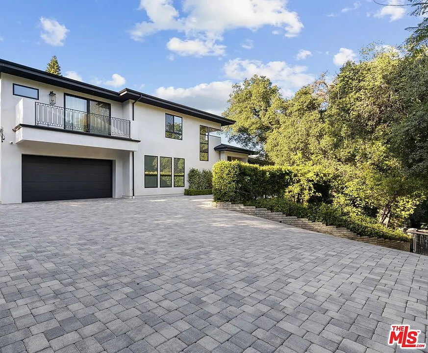 6 bed, 6.5 bath, 5400 sqft, $24,000 — Photo 3