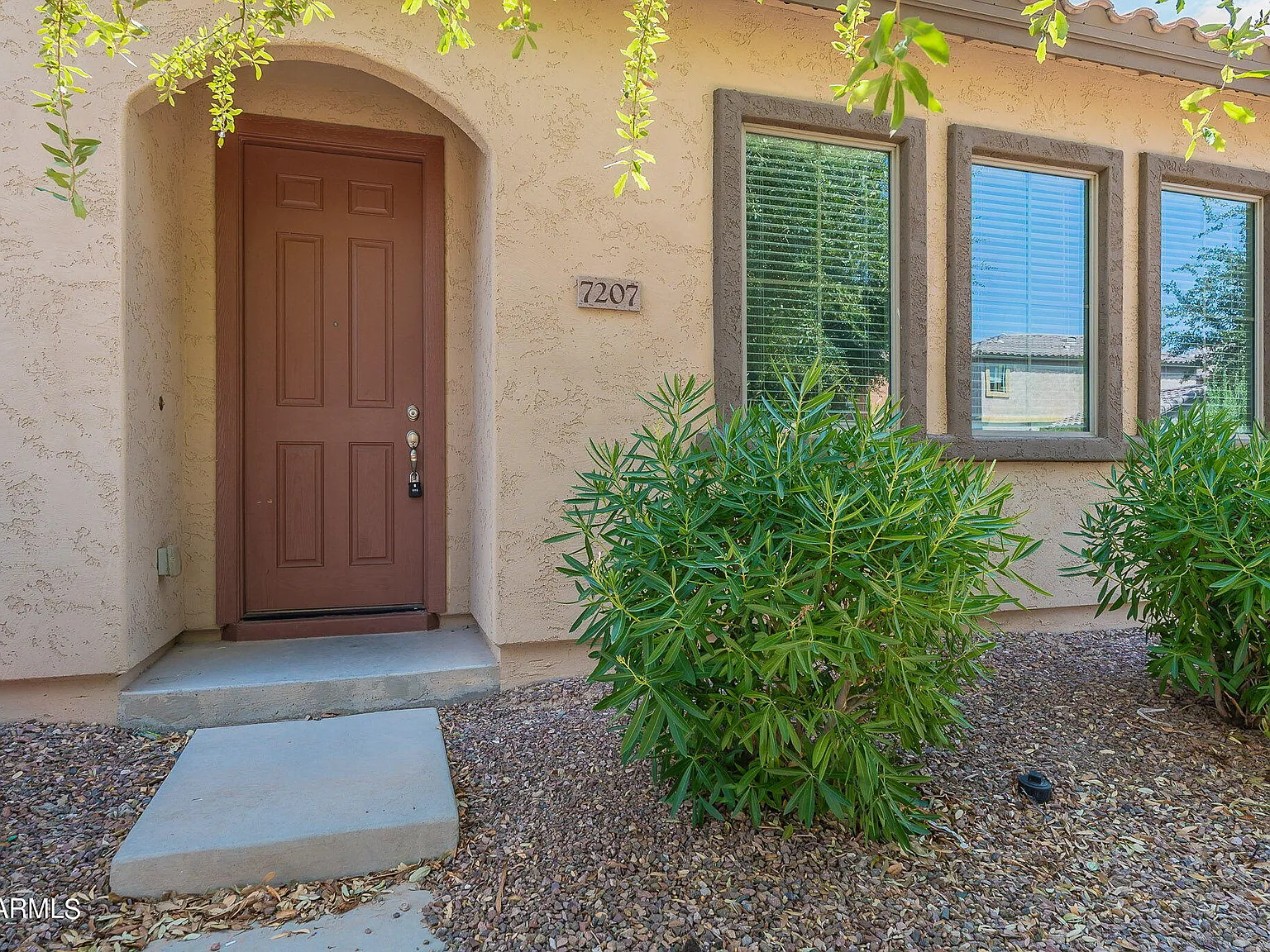 4 bed, 3.0 bath, 2018 sqft, $2,250 — Photo 4