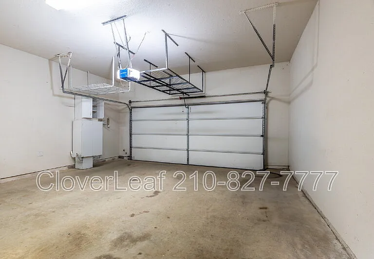 908 Sussex Cv — Photo 39