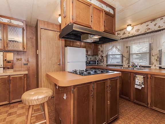 2nd image of 7 Oak Valley Rd