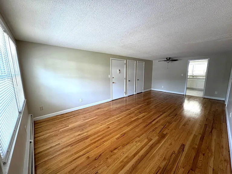 Meadowview Apartments — Photo 34