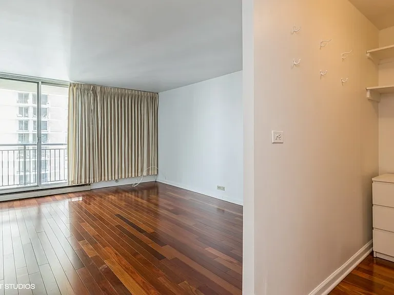 6007 N Sheridan Rd #19D — Photo 8