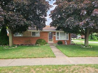 951 Forest St, Westland, MI 48186