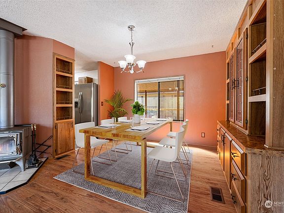 4th image of 1111 Archwood Drive SW #284