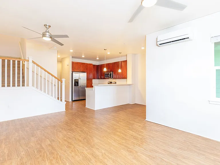 550 Kamaaha Ave #504 — Photo 3