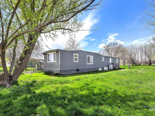 3751 Pioneer Park Ln, Homedale, ID 83628