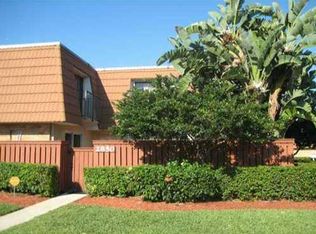 2850 Waterford Dr N, Deerfield Beach, FL 33442