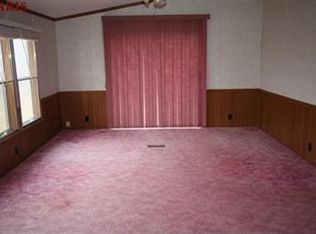 570 Mansion Rd, Winfield, MO 63389