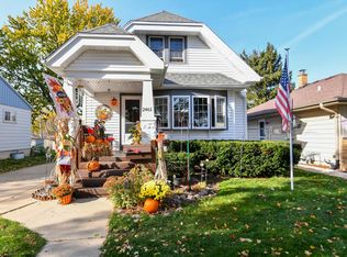 2461 S 95th St, West Allis, WI 53227
