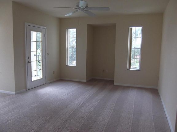 3rd image of 102 SW Peacock Blvd APT 2-203